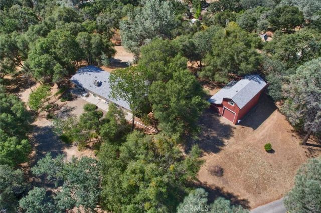 39406 John West Road, Oakhurst, CA 93644