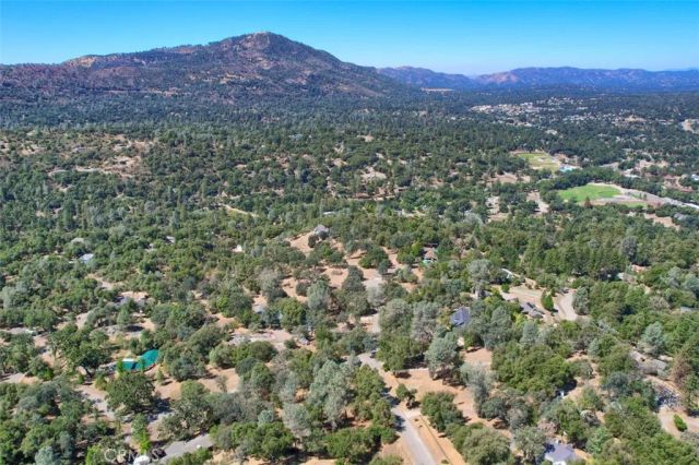 39406 John West Road, Oakhurst, CA 93644