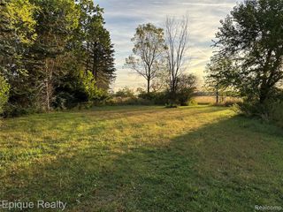 1353 E Lloyd Road, Dundee, MI 48131