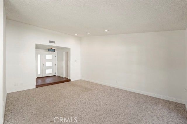 6553 Smoke Tree Avenue, Oak Park, CA 91377