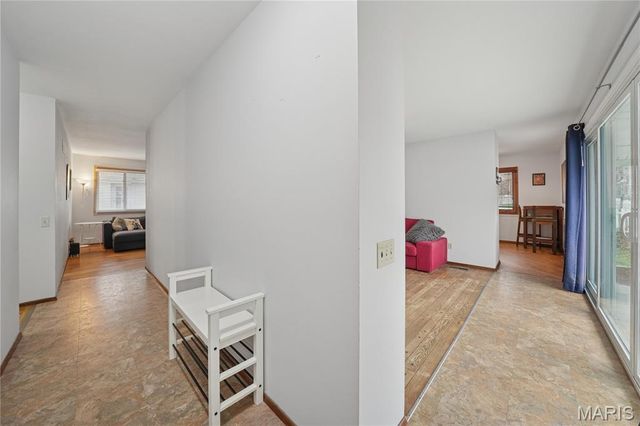 12508 Larkwood Drive, St Louis, MO 63146