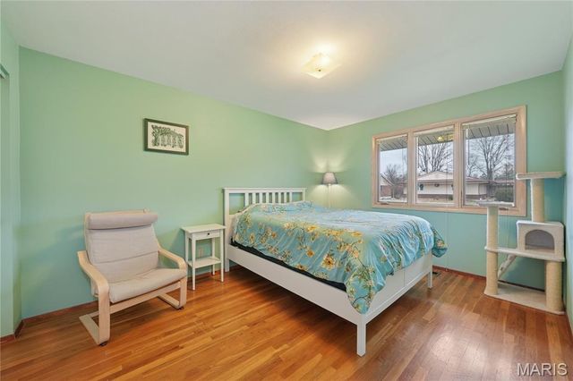 12508 Larkwood Drive, St Louis, MO 63146