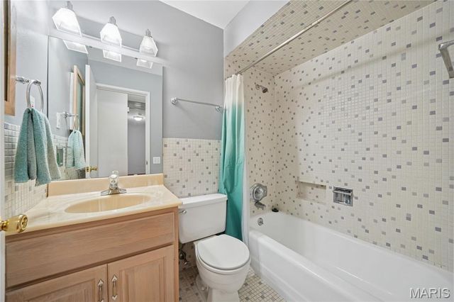 12508 Larkwood Drive, St Louis, MO 63146