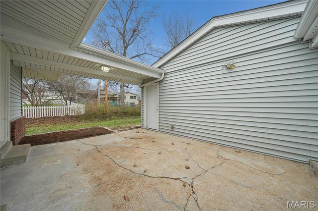 12508 Larkwood Drive, St Louis, MO 63146