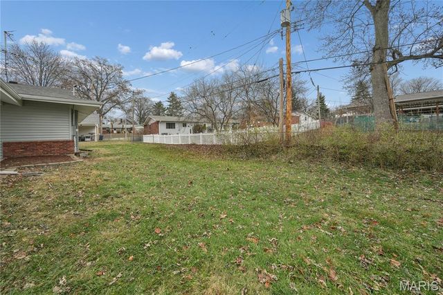 12508 Larkwood Drive, St Louis, MO 63146