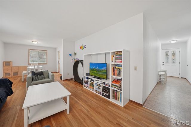 12508 Larkwood Drive, St Louis, MO 63146