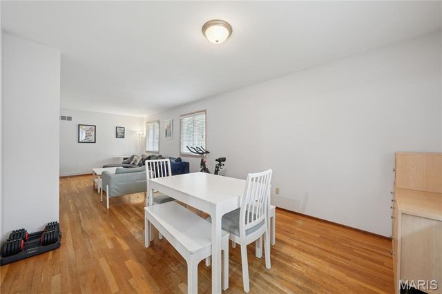 12508 Larkwood Drive, St Louis, MO 63146