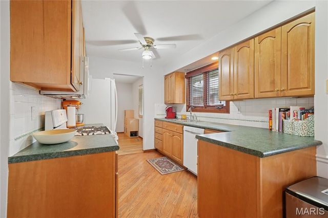 12508 Larkwood Drive, St Louis, MO 63146