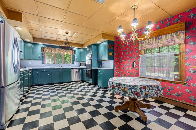 400 E Hoffman Street, Three Rivers, MI 49093