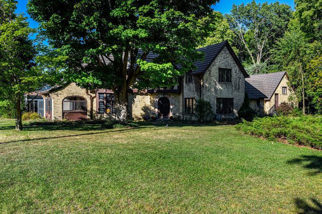 400 E Hoffman Street, Three Rivers, MI 49093