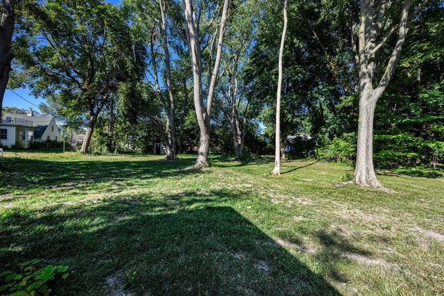 400 E Hoffman Street, Three Rivers, MI 49093