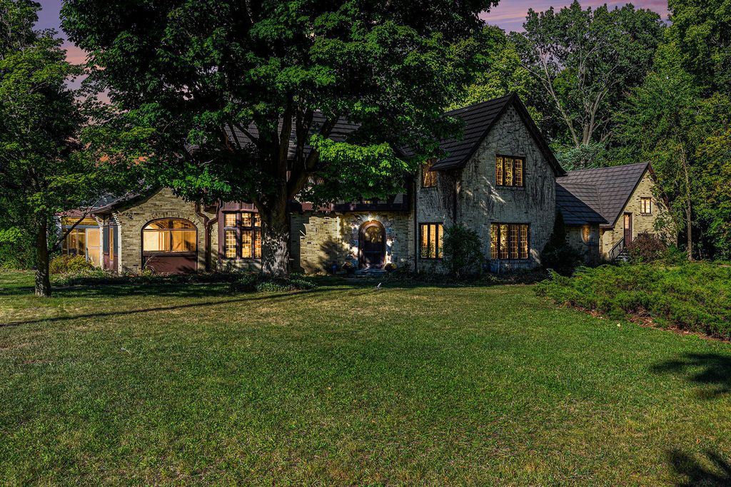 400 E Hoffman Street, Three Rivers, MI 49093