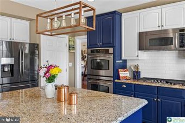 591 ROCKBRIDGE RD, Nazareth, PA 18064