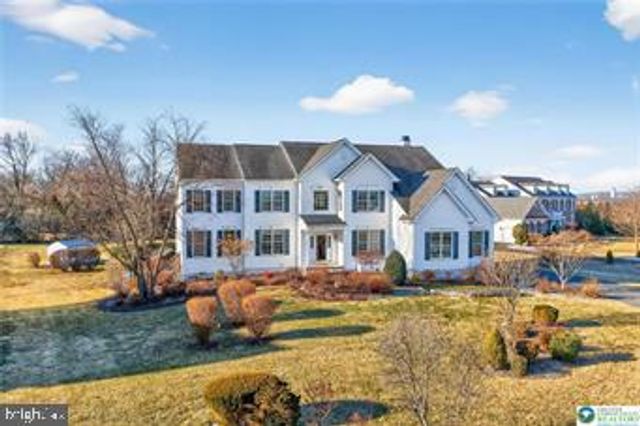 591 ROCKBRIDGE RD, Nazareth, PA 18064