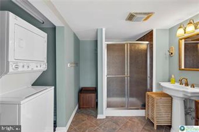 591 ROCKBRIDGE RD, Nazareth, PA 18064