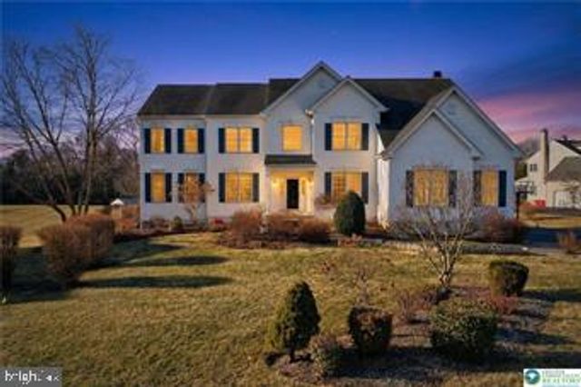 591 ROCKBRIDGE RD, Nazareth, PA 18064