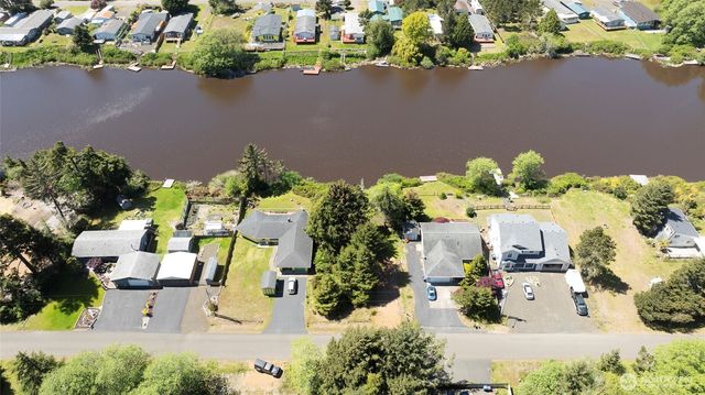 743 Copalis Avenue NE, Ocean Shores, WA 98569