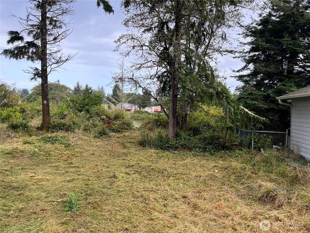 743 Copalis Avenue NE, Ocean Shores, WA 98569