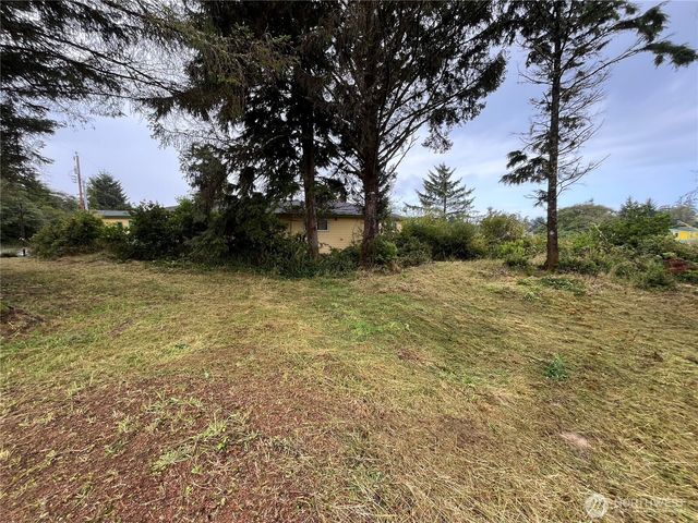 743 Copalis Avenue NE, Ocean Shores, WA 98569