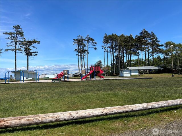 743 Copalis Avenue NE, Ocean Shores, WA 98569