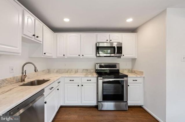 3050 SILENT VALLEY DR, Fairfax, VA 22031