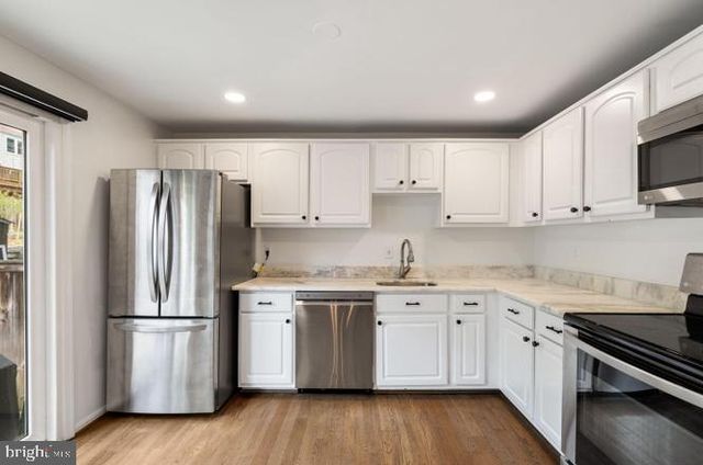 3050 SILENT VALLEY DR, Fairfax, VA 22031