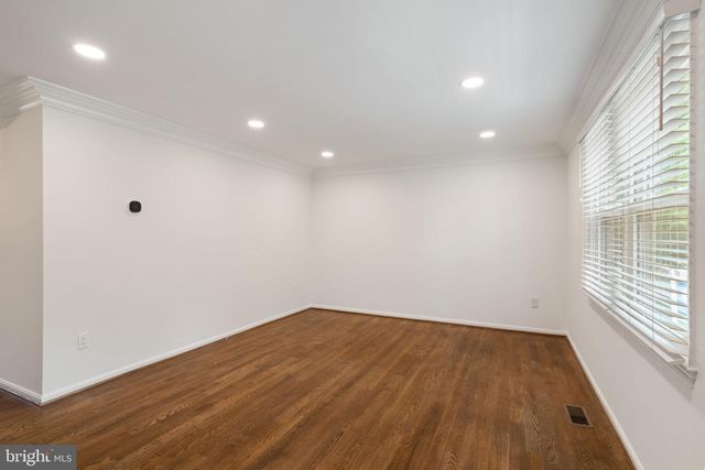 3050 SILENT VALLEY DR, Fairfax, VA 22031