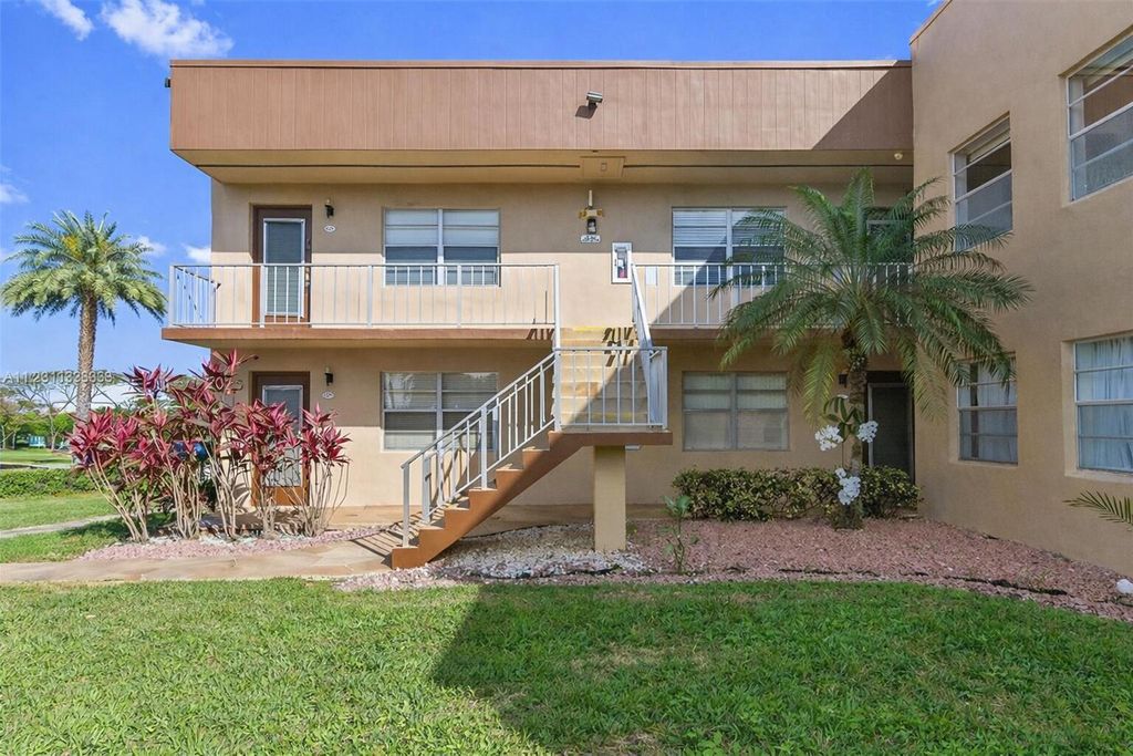 528 Burgundy K, Delray Beach, FL 33484