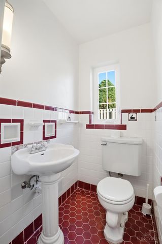 2728 Ridgewood Avenue, Columbia Twp, OH 45213