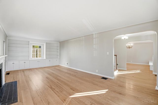 2728 Ridgewood Avenue, Columbia Twp, OH 45213