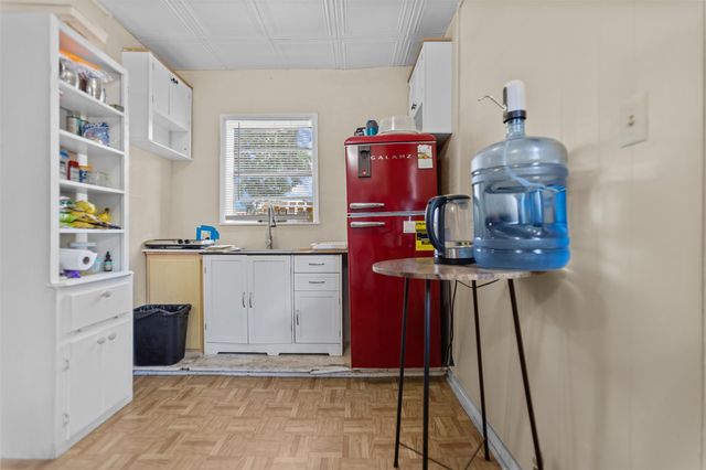 606 N Needmore Street, Athens, TX 75751