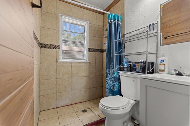 606 N Needmore Street, Athens, TX 75751