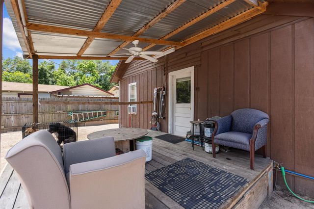 606 N Needmore Street, Athens, TX 75751