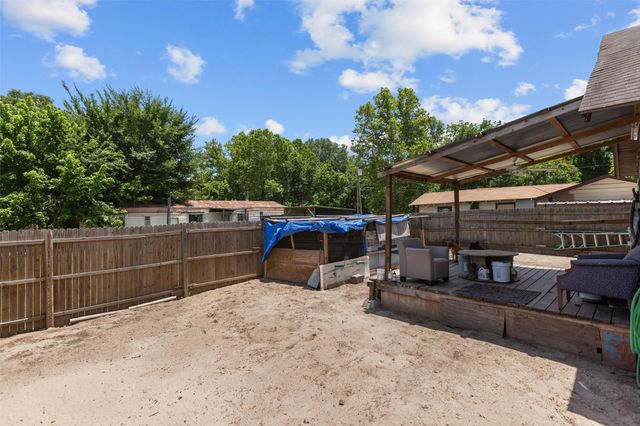 606 N Needmore Street, Athens, TX 75751