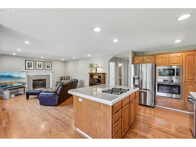 10941 Nw SUPREME Ct, Portland, OR 97229