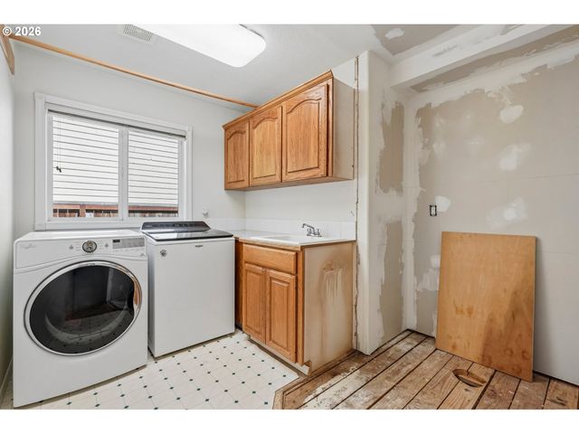 10941 Nw SUPREME Ct, Portland, OR 97229
