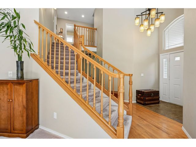 10941 Nw SUPREME Ct, Portland, OR 97229