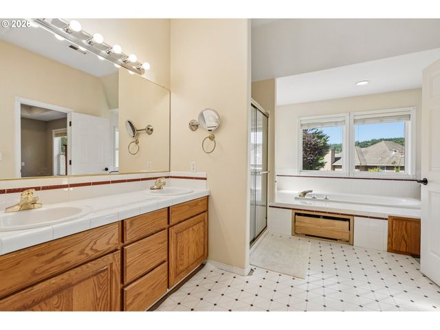10941 Nw SUPREME Ct, Portland, OR 97229