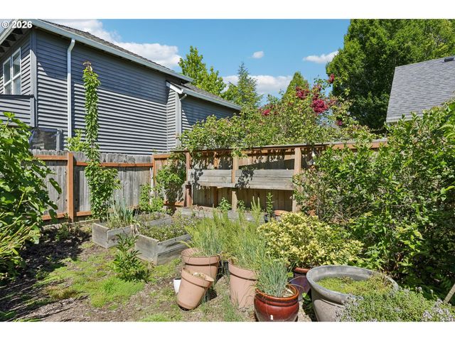 10941 Nw SUPREME Ct, Portland, OR 97229