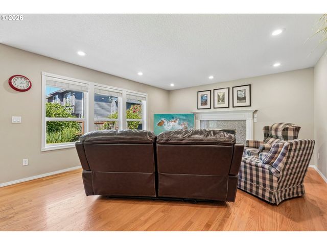 10941 Nw SUPREME Ct, Portland, OR 97229
