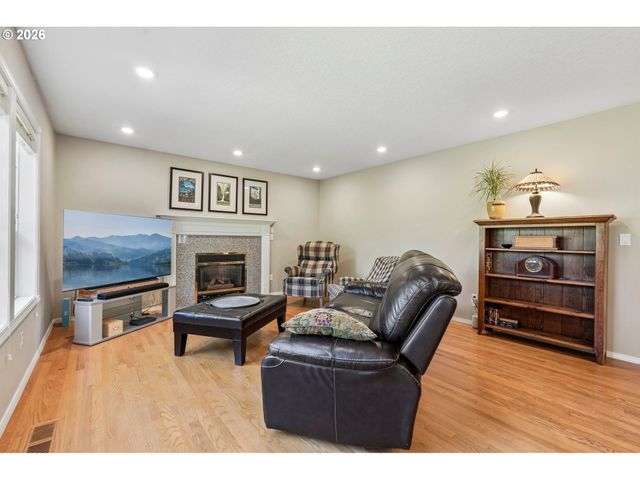 10941 Nw SUPREME Ct, Portland, OR 97229