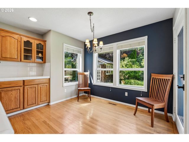 10941 Nw SUPREME Ct, Portland, OR 97229