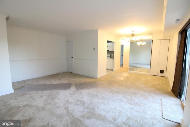6141 EDSALL RD #E, Alexandria, VA 22304