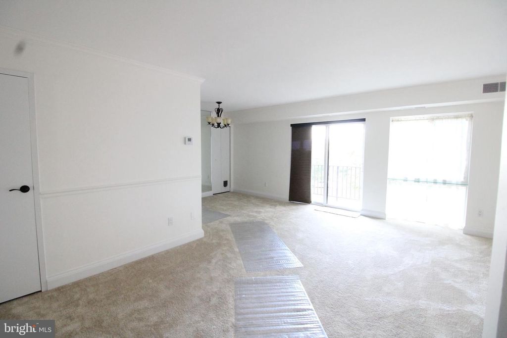 6141 EDSALL RD #E, Alexandria, VA 22304