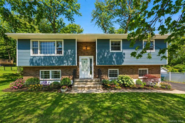 21 Yankee Maid Lane, Goshen, NY 10924