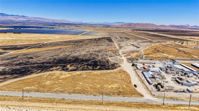 151 94th, Rosamond, CA 93560