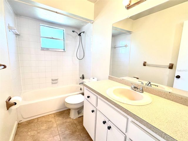 566 NORTHRIDE TRAIL, Lakeland, FL 33813