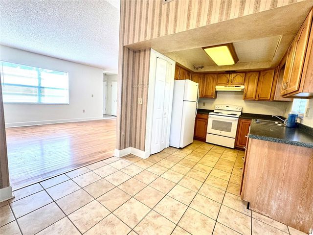 566 NORTHRIDE TRAIL, Lakeland, FL 33813