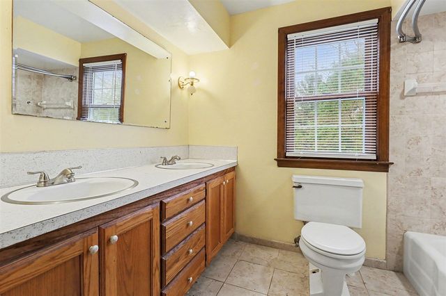 4463 Billmar Street, Grandville, MI 49418