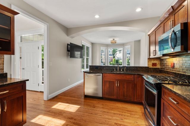 7 Riverwalk Ln 7, Walpole, MA 02032